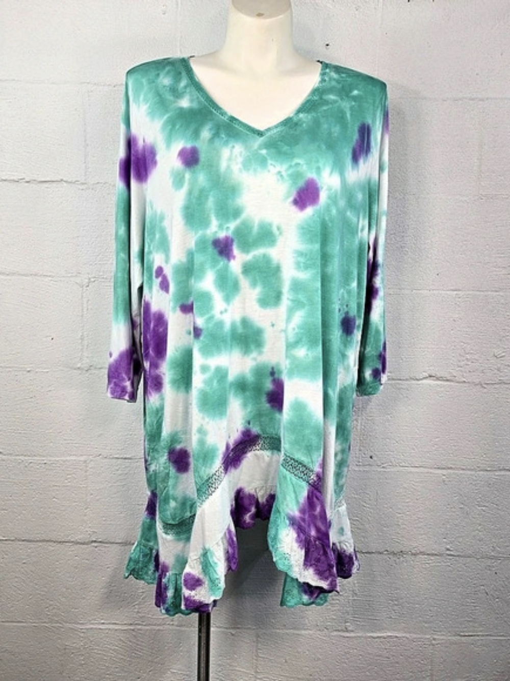 LOGO Lavish Lori Goldstein Kaelin Tie Dye Knit Dress